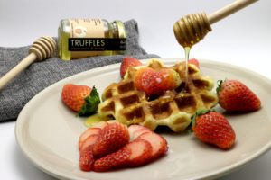 【Comforting • Tempting】Strawberry White Truffle Honey Waffle